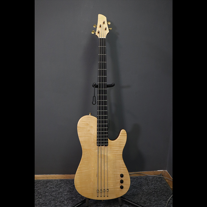 bass guitar TOMISIC MARK ONE
